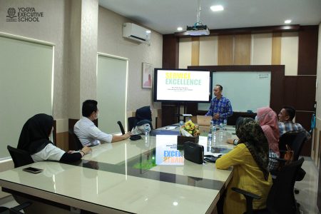 Pelatihan Pelayanan Prima DPMPTSP Kabupaten Kutai Timur Provinsi Kalimantan Timur Juli 2024