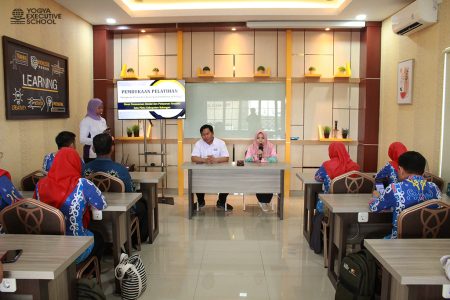 Pelatihan Perkantoran Elektronik materi Kearsipan Elektronik DPMPTSP Kabupaten Bulungan Oktober 2024